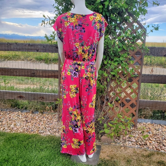 Harlow & Rose Romper Jumpsuit Floral Pink Purple and Yellow Flutter Sleeve NWOT - Picture 7 of 16